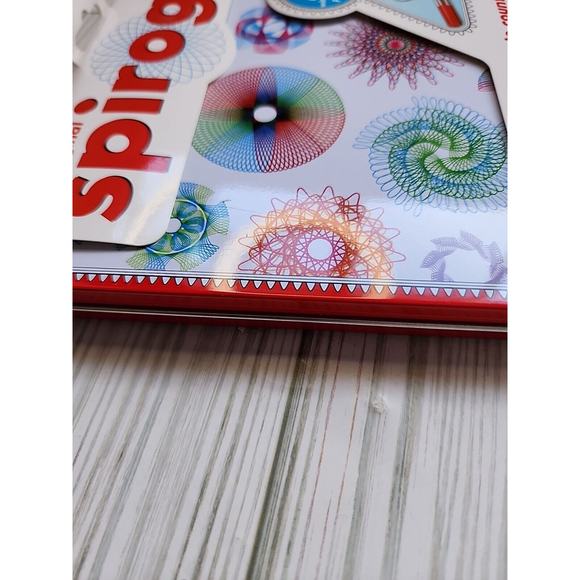 Spirograph Design Set Tin -- Classic Gear Design Kit in a Collectors Tin.NEW - Picture 3 of 5